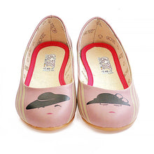 Woman in a Hat Ballerinas Shoes 1083